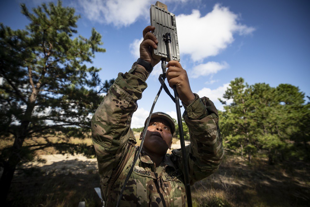 https://www.armysbir.army.mil/wp-content/uploads/2021/07/Metamaterial-Based-Antenna.jpg